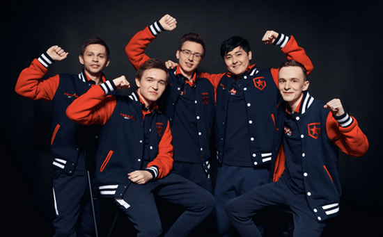 华为三折叠手机支持PC应用 鸿蒙5终端数量突破1400万